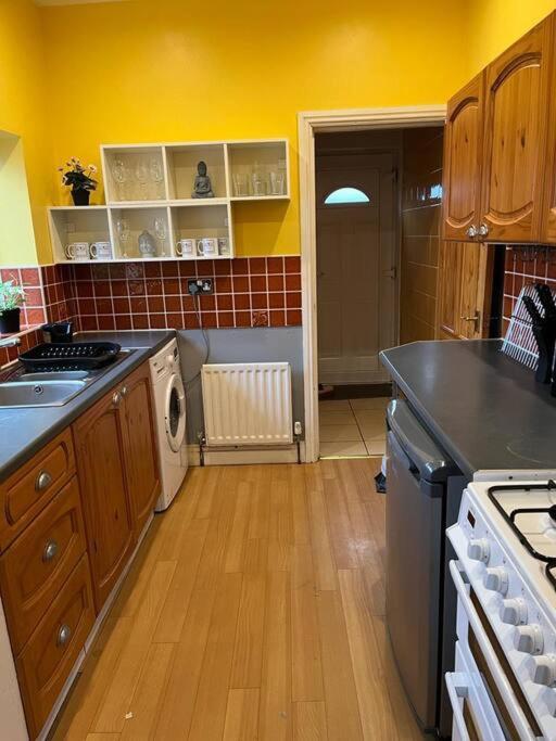 Ovington Grove 2 Fully Equipped Kitchen Free Parking 3 Bedrooms Netflix Ньюкасл-апон-Тайн Экстерьер фото