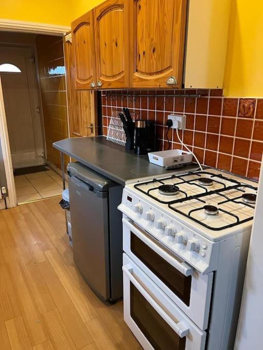 Ovington Grove 2 Fully Equipped Kitchen Free Parking 3 Bedrooms Netflix Ньюкасл-апон-Тайн Экстерьер фото
